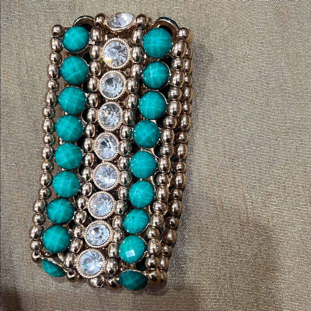 Elegant Turquoise and Silver Bracelet